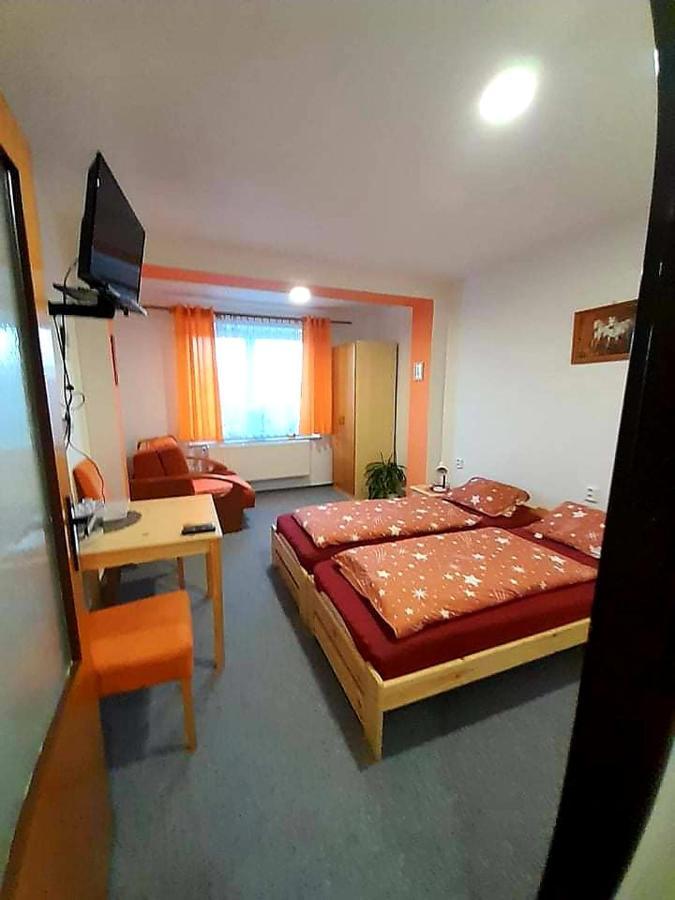 Pension Zita Znojmo Exteriör bild